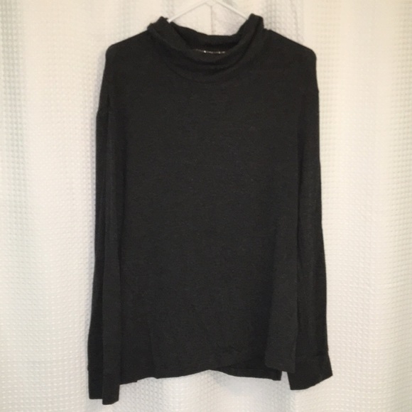 STARS ABOVE - Super soft long sleeved loose turtleneck Sweater. Size: Medium - Picture 3 of 6